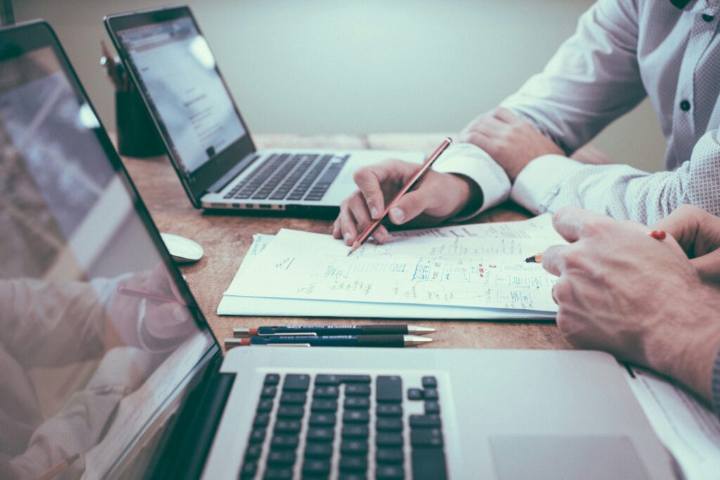DOCTA Estudio Contable — scott-graham-5fNmWej4tAA-unsplash